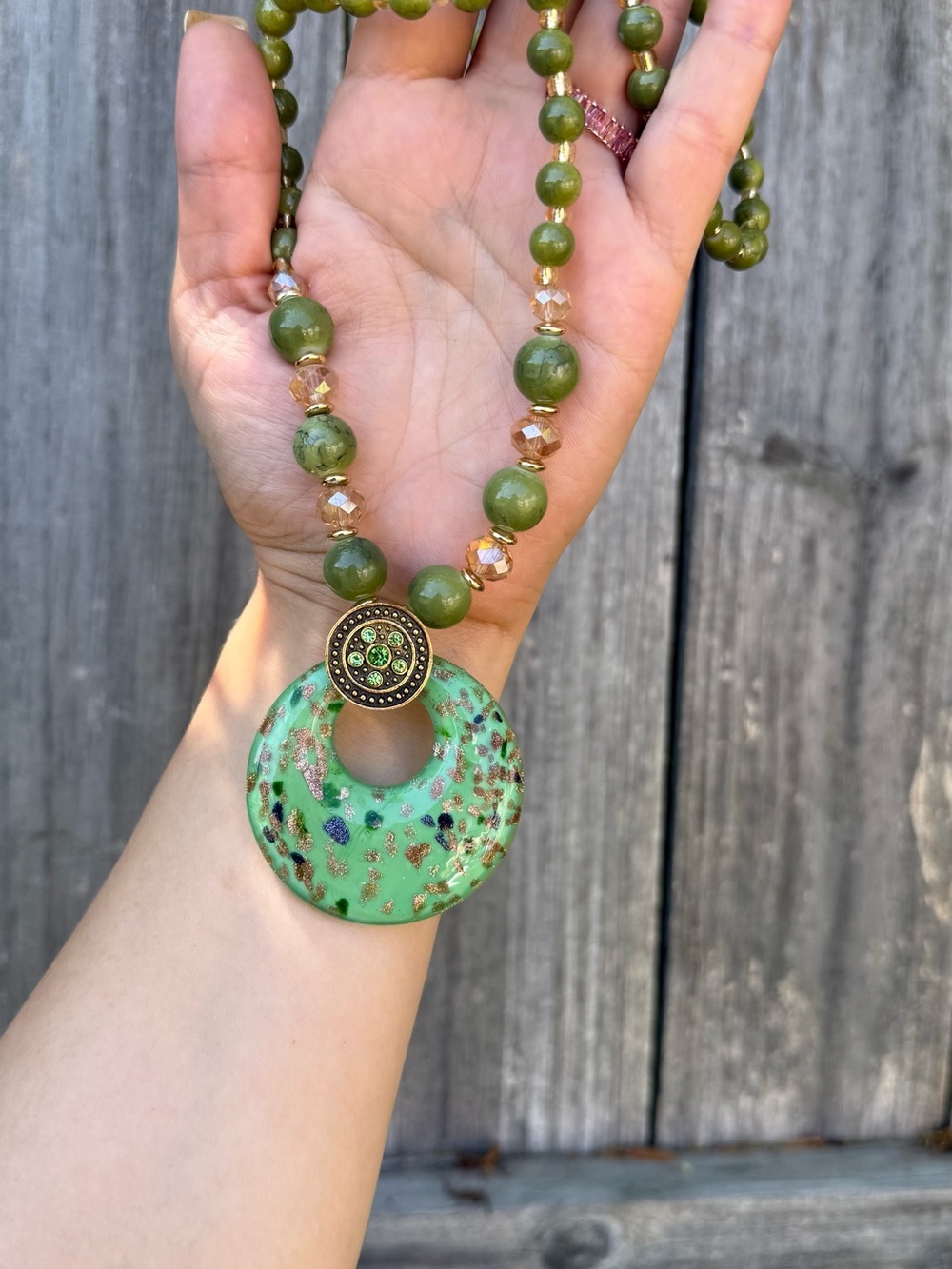 Elegant Summer Green Beaded Pendant Necklace - Picture 5 of 5